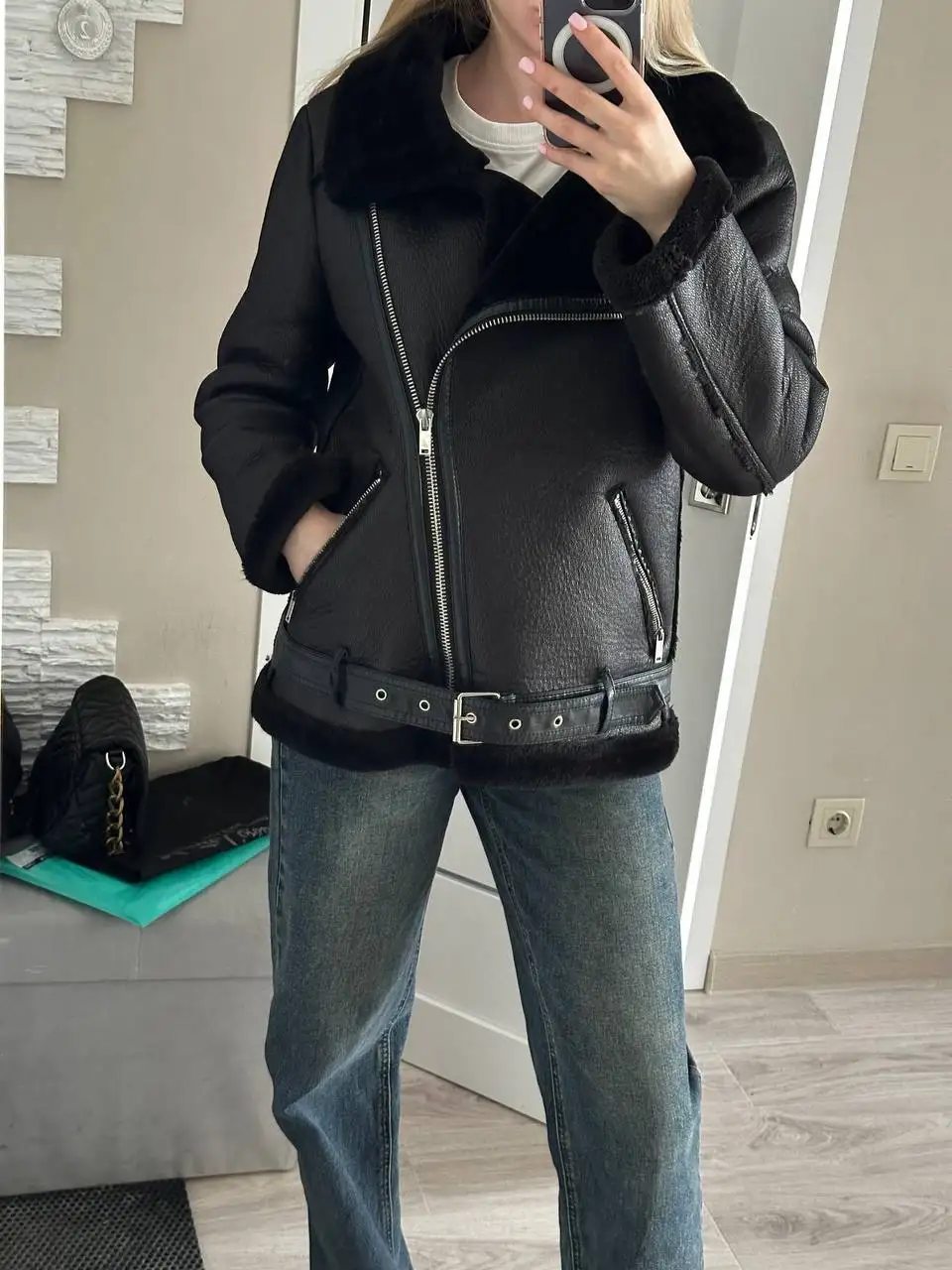 Женская дубленка в отличном состоянии - Верхняя одежда (Одежда) в Тольятти