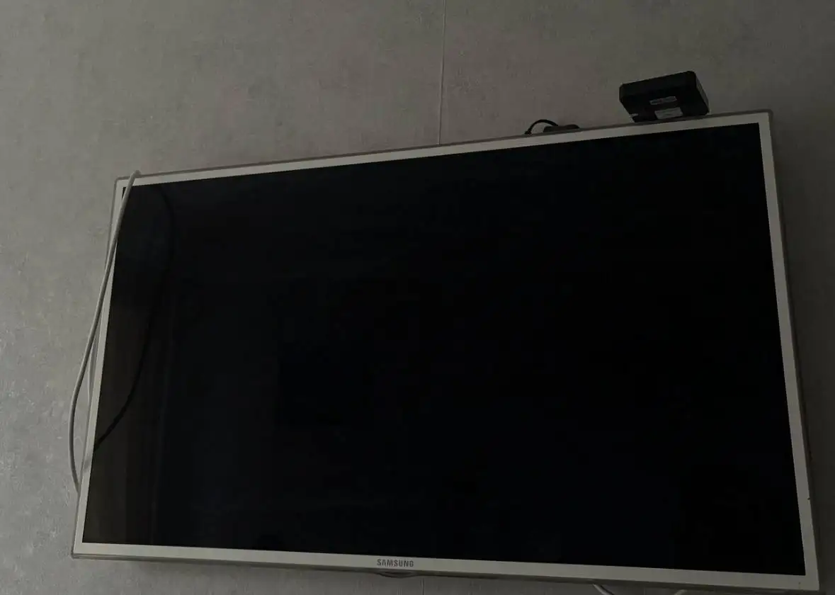 Продам телевизор Samsung 40" с дефектом - Телевизоры (Электроника) в Тольятти