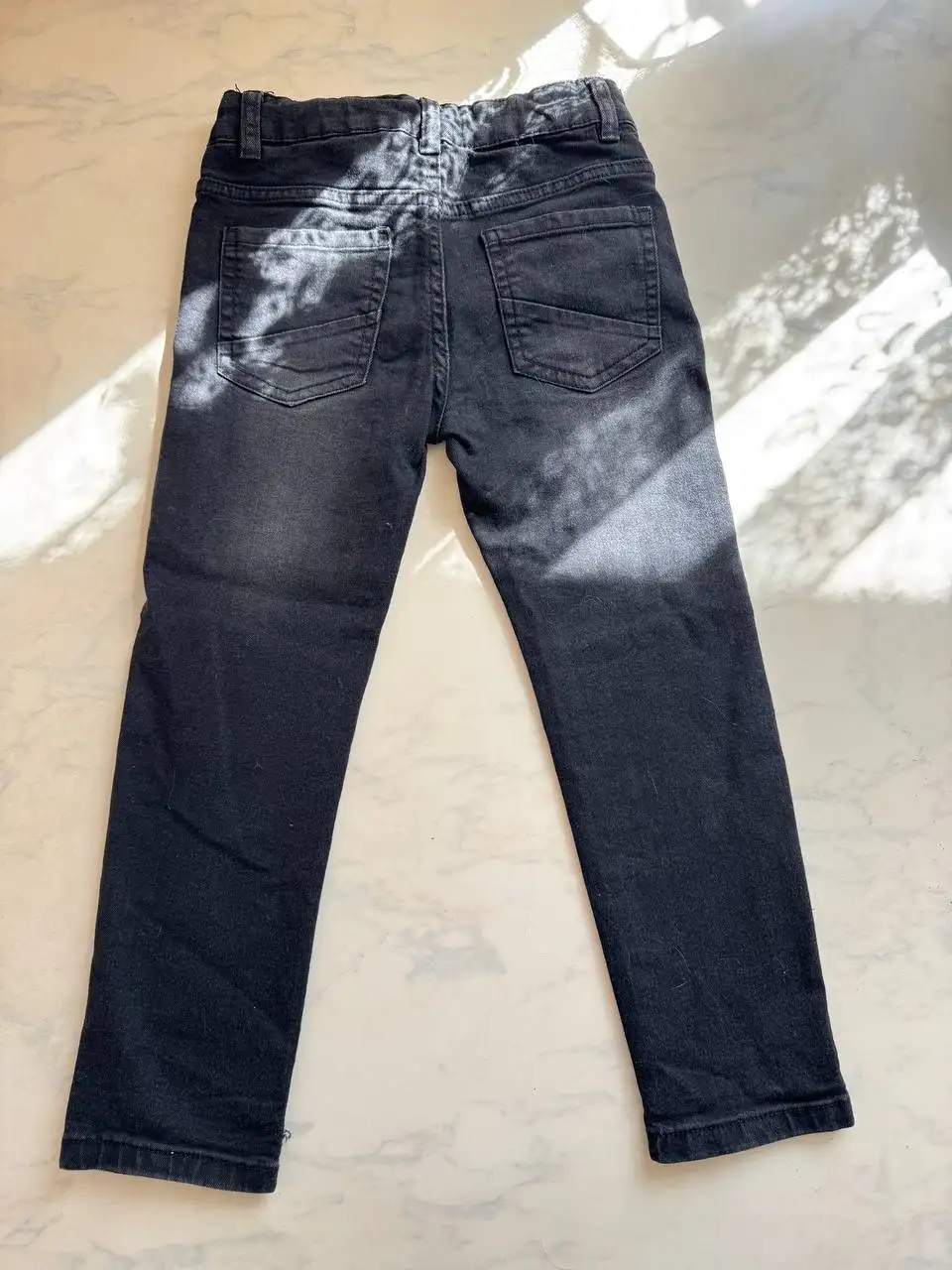 Джинсы на мальчика с худи в подарок - Детская одежда (Одежда) в Тольятти