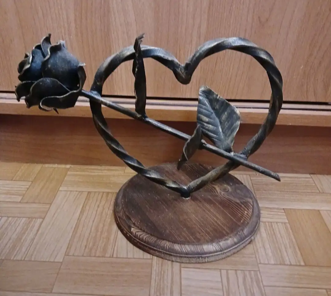 Продажа игрушек, роз, костюма и тканей - Барахолка в Тольятти