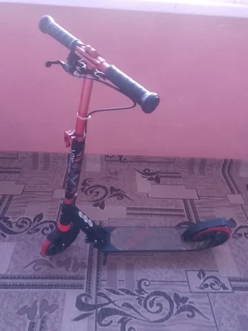 Самокат детский с ручным тормозом б/у - Электронные сигареты и аксессуары в Тольятти