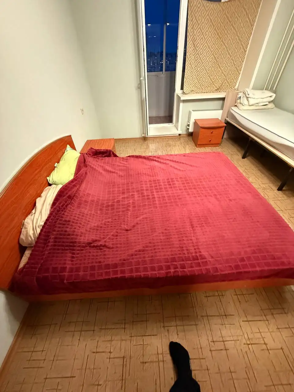 Продажа шкафа и кроватей с матрасами - Мебель (Барахолка) в Тольятти
