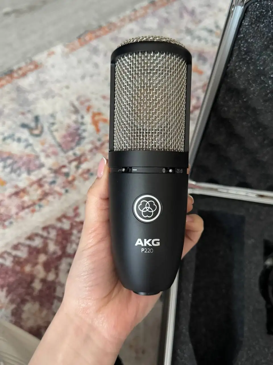 Студийный микрофон AKG P220 - Электроника в Тольятти