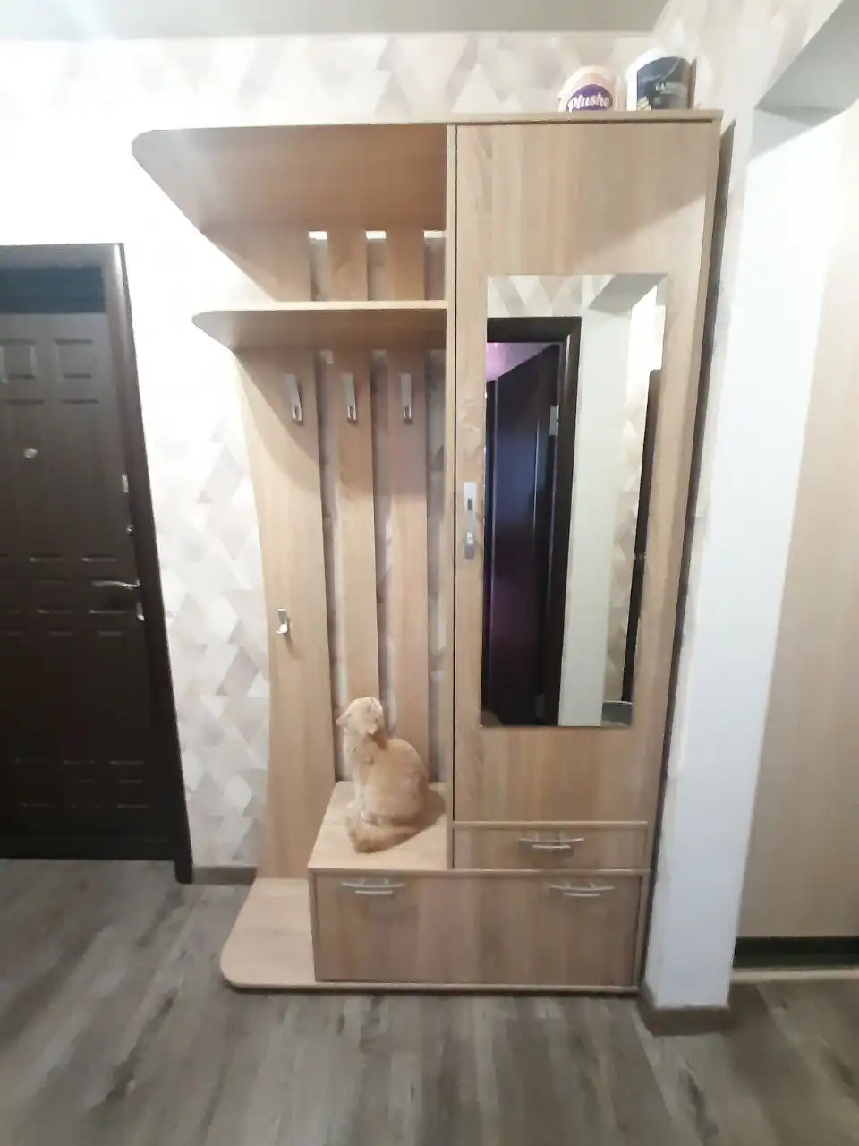 Продаётся прихожая Комо