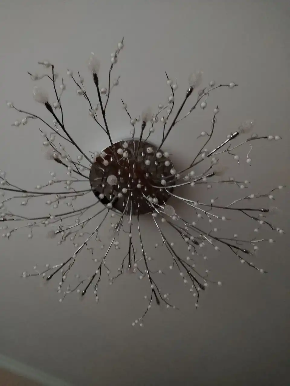 Продам люстру с 3 режимами освещения и пультом управления