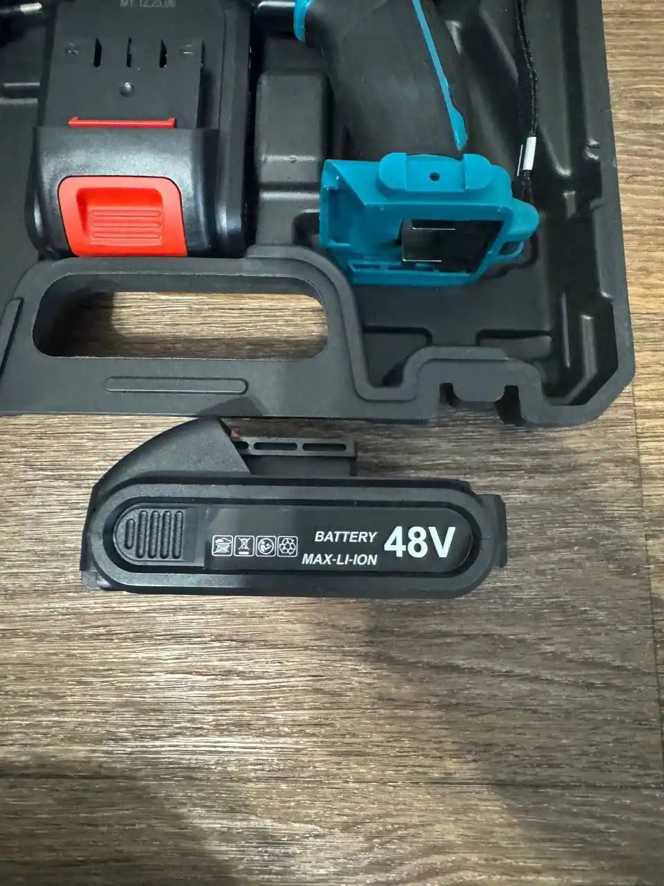 Шуруповерт-дрель ударный Makita