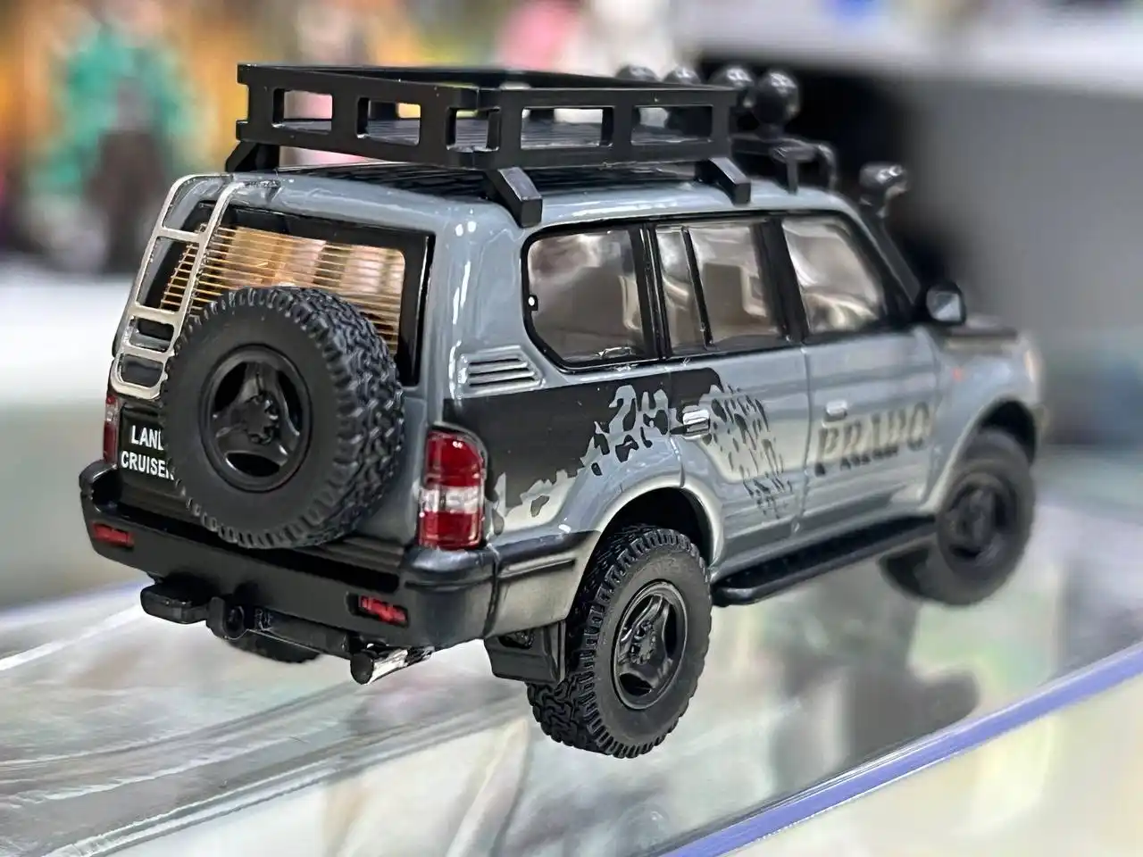 Продам металлические модельки Тойота Ленд Крузер