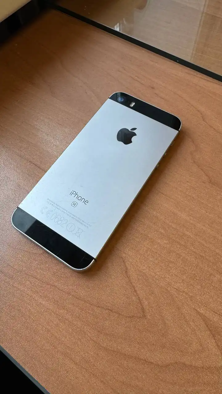 Продается IPhone SE