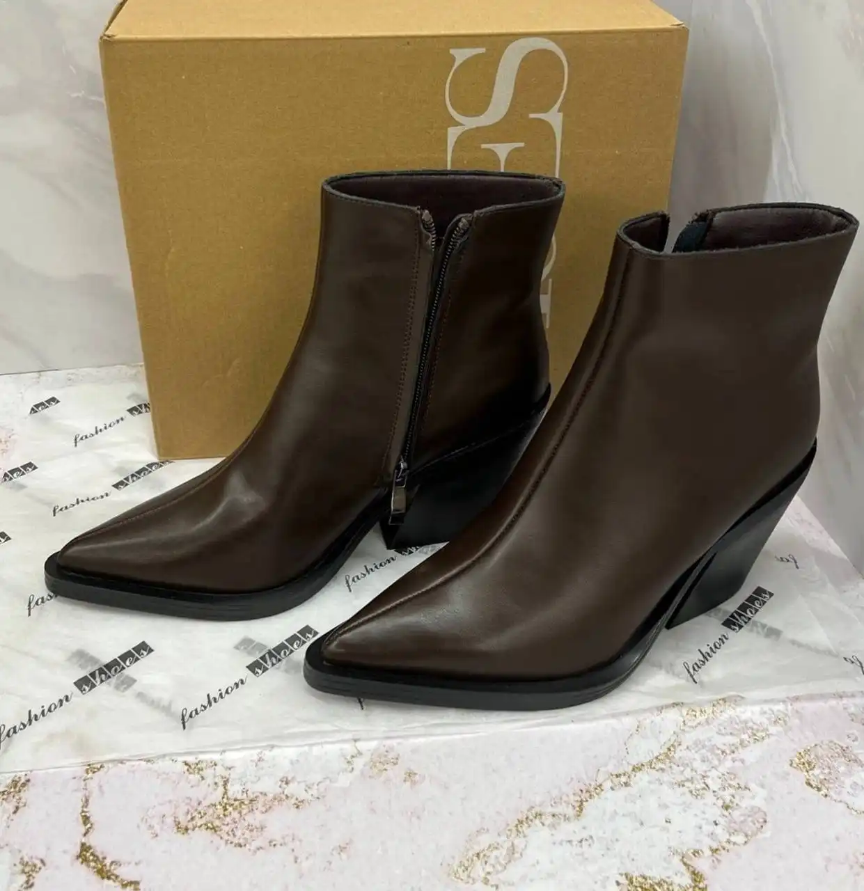 Стильные кожаные ботинки тренд осень/весна 2025-26