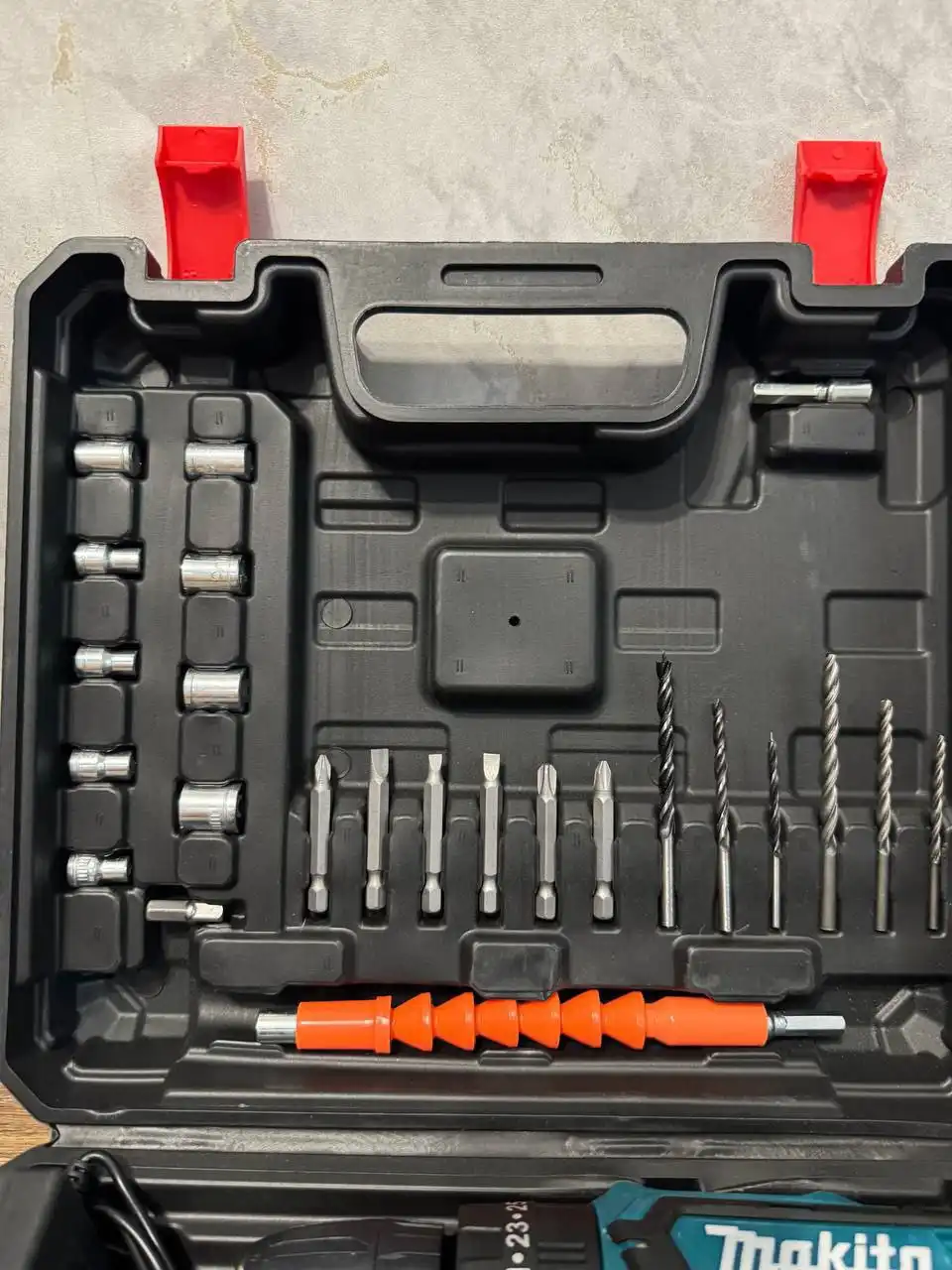 Шуруповерт-дрель ударный Makita новый