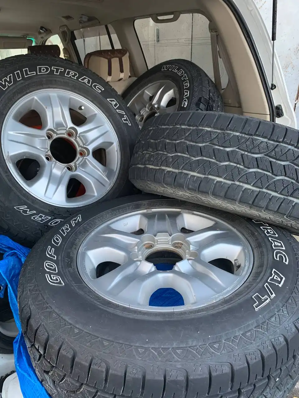 Продам летнюю резину AT на дисках 275/65/17