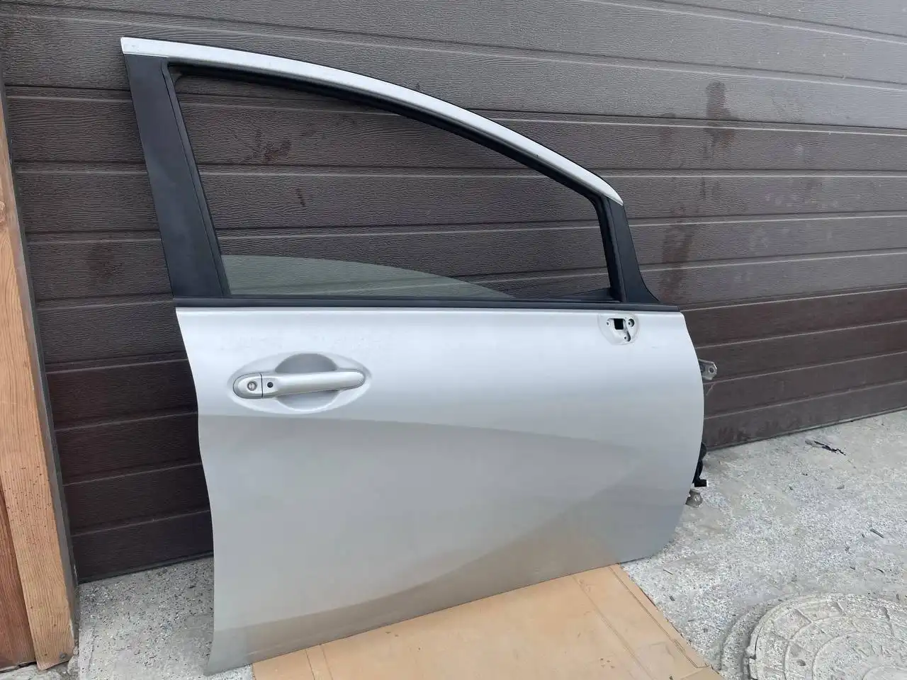 Передняя правая дверь в сборе для Nissan Note