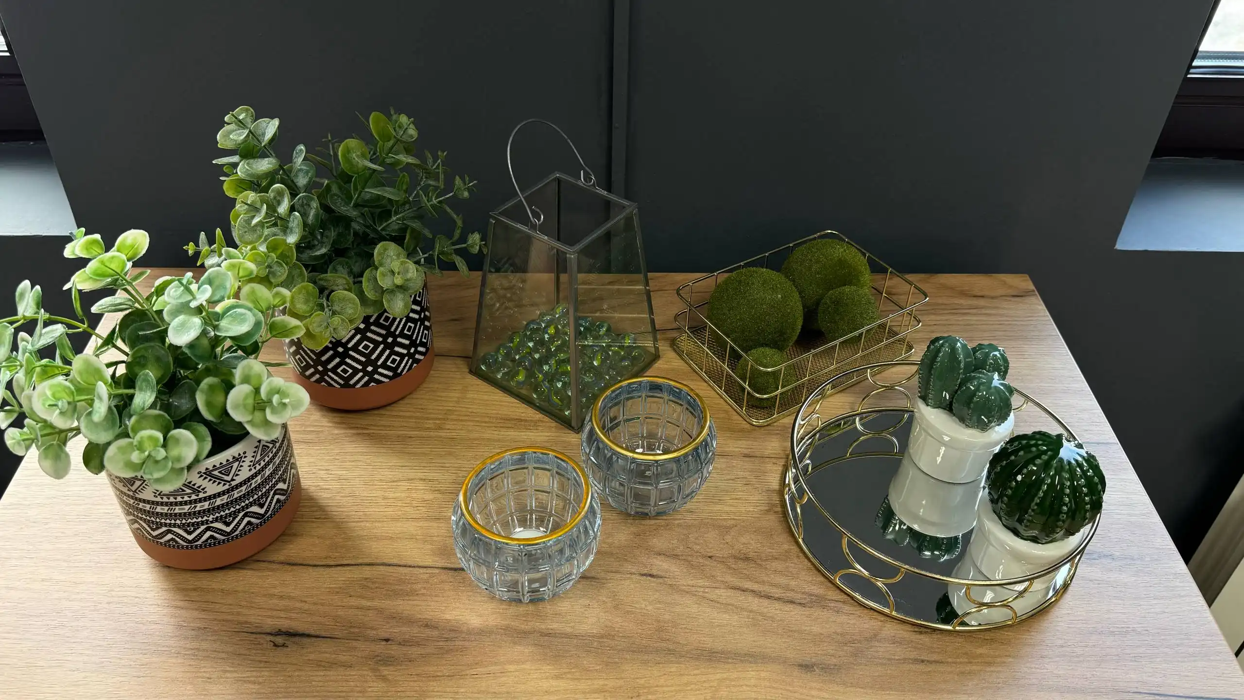 Продажа мебели, оборудования и декора в Корсакове