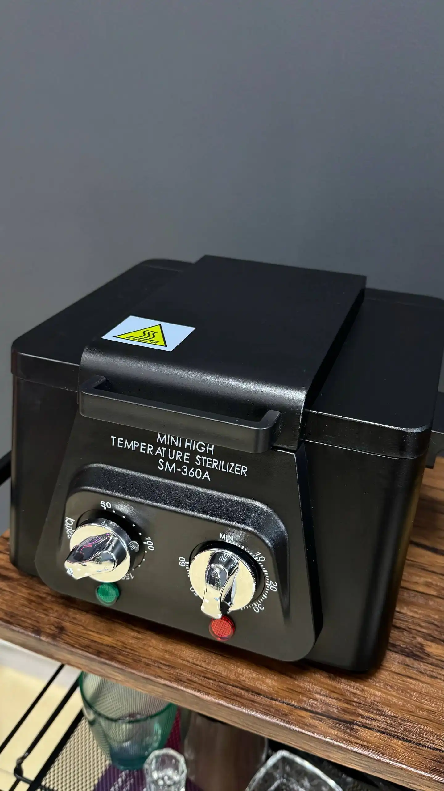 Продажа мебели, оборудования и декора в Корсакове