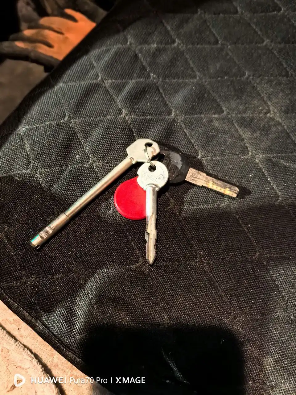 Найдены ключи возле мусорной площадки