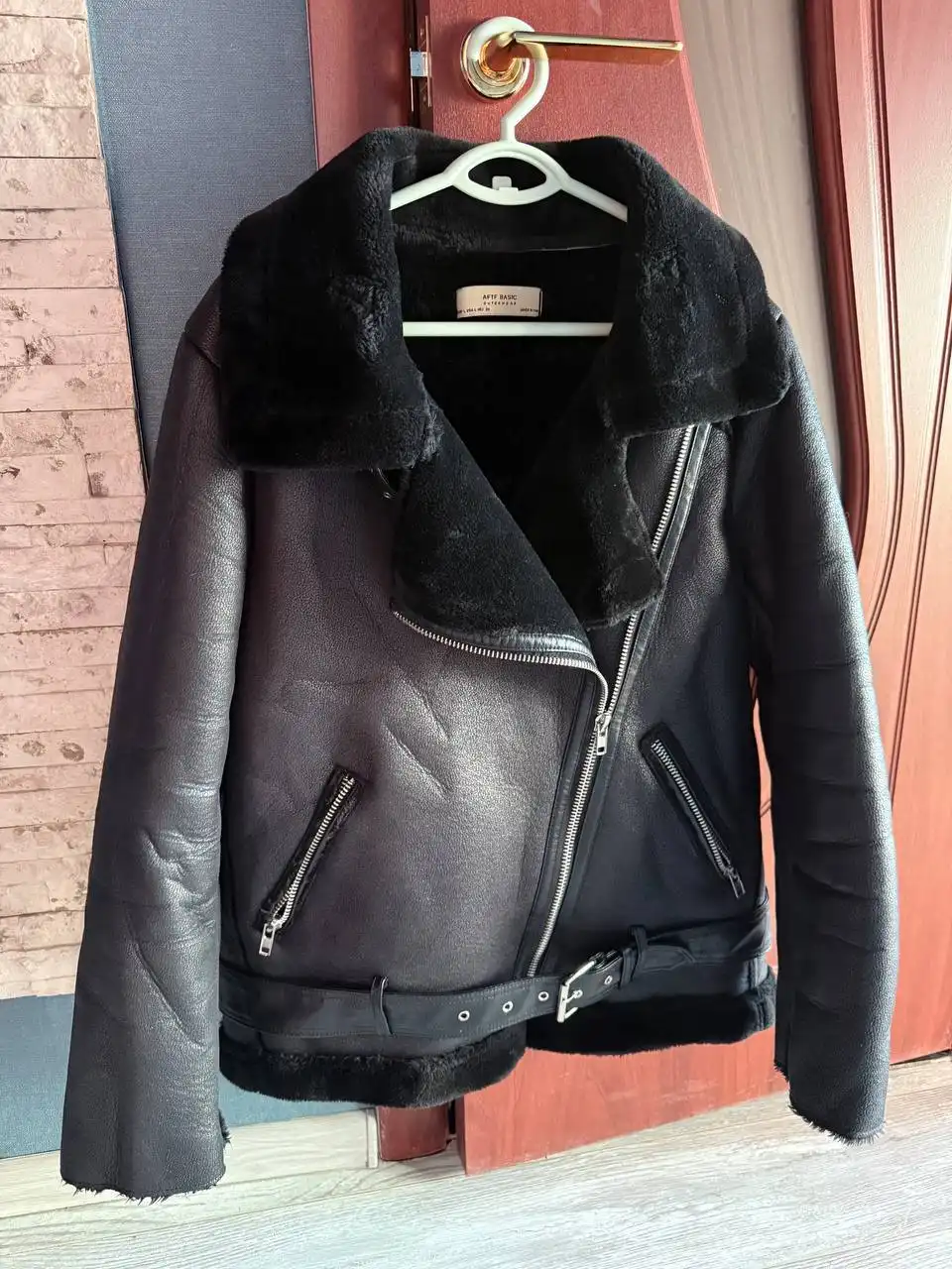 Продам дубленку зимнюю в хорошем состоянии