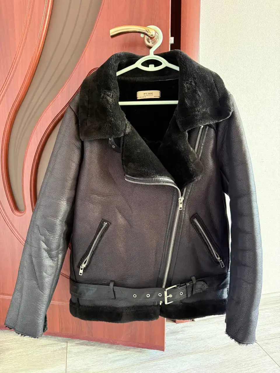 Продам дубленку зимнюю в хорошем состоянии