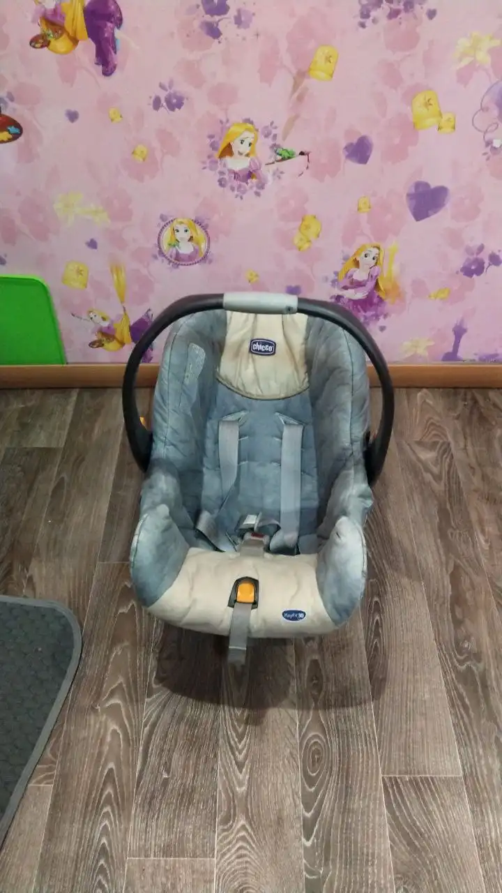 Продам автолюльку БУ