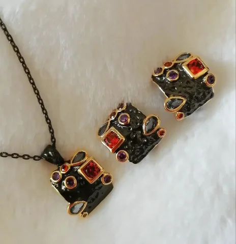 Продам красивый набор: серьги + подвеска с цепочкой - Разное в Южно-Сахалинск