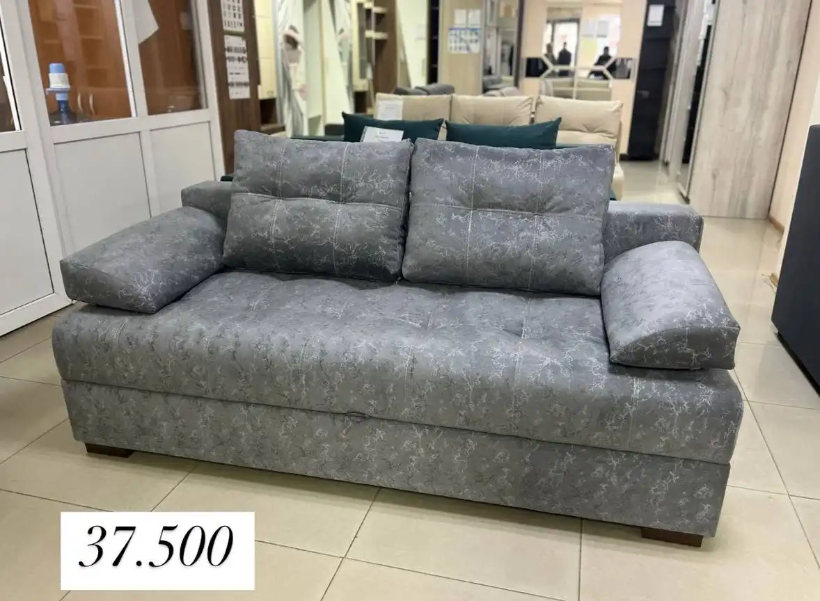 Мебель на заказ и готовая в выставочном зале