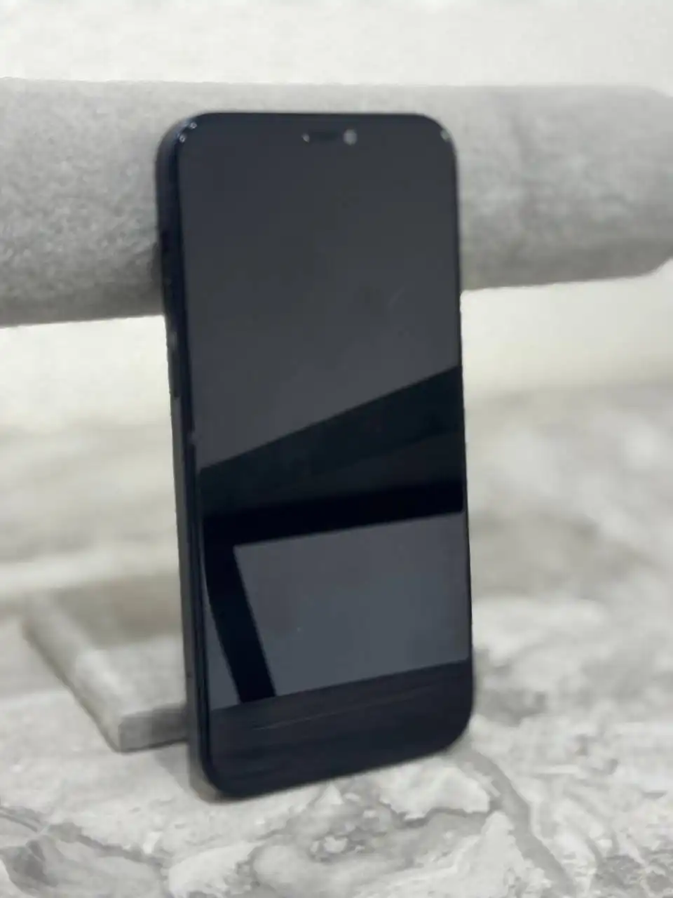 Продам iPhone 12 на 128 ГБ