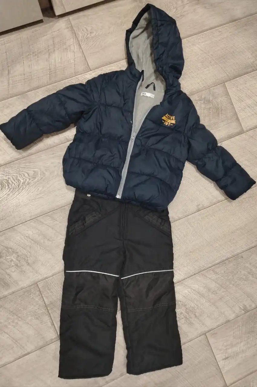 Продам детский зимний комбинезон для мальчика 3-4 года