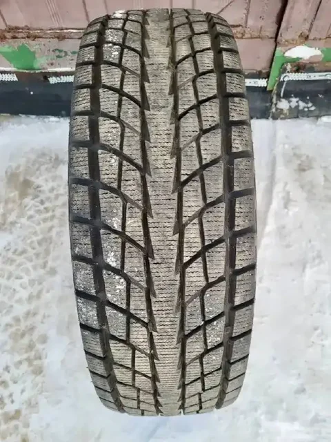 Продам зимнюю резину в комплекте с дисками для УАЗ, Эскудо, Нива - Авто в Южно-Сахалинск