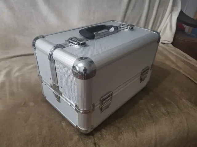 Профессиональный бьюти-кейс металл+пластик 5 отделений - Продукты питания в Южно-Сахалинск