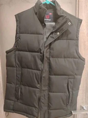 Мужской утепленный жилет с капюшоном, размер 50 - Красота и здоровье в Южно-Сахалинск