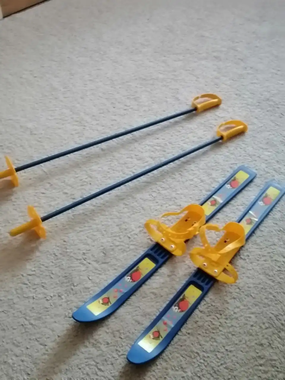 Детские лыжи новые