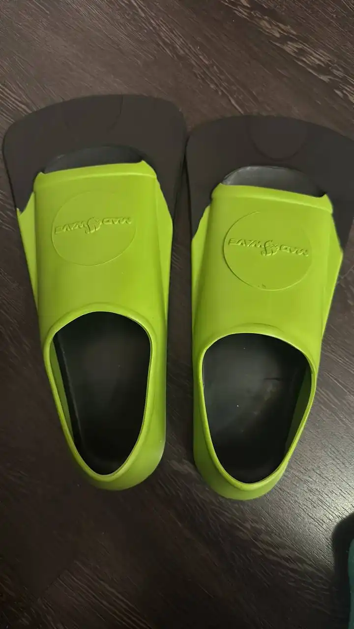 Продам ласты для плавания