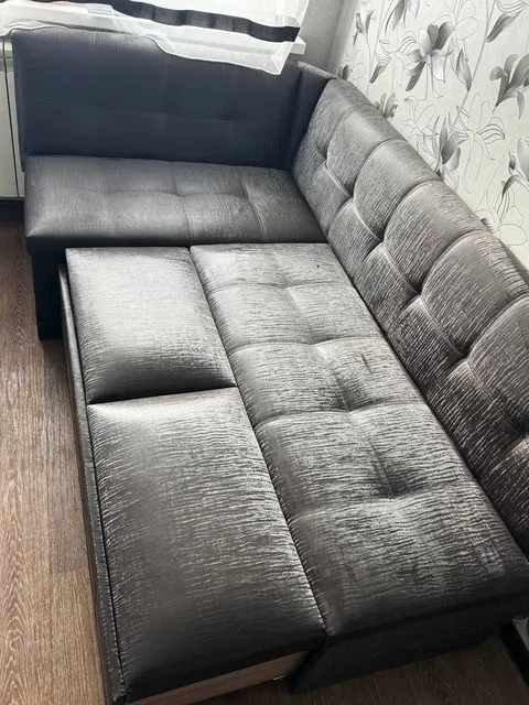 Продам диван раскладной кожзам с ящиками - Инструменты в Южно-Сахалинск