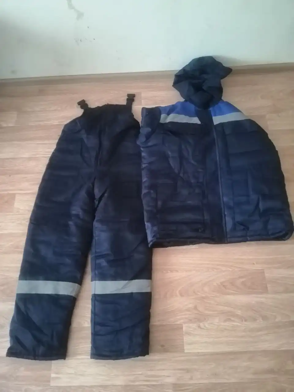 Продам зимнюю спецодежду - Спецодежда (Одежда) в Южно-Сахалинск