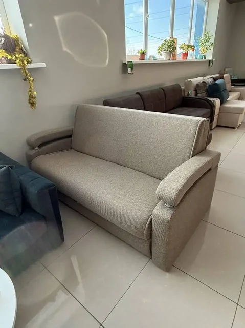 Мебель мягкая и корпусная в выставочном зале - Бытовая техника в Южно-Сахалинск