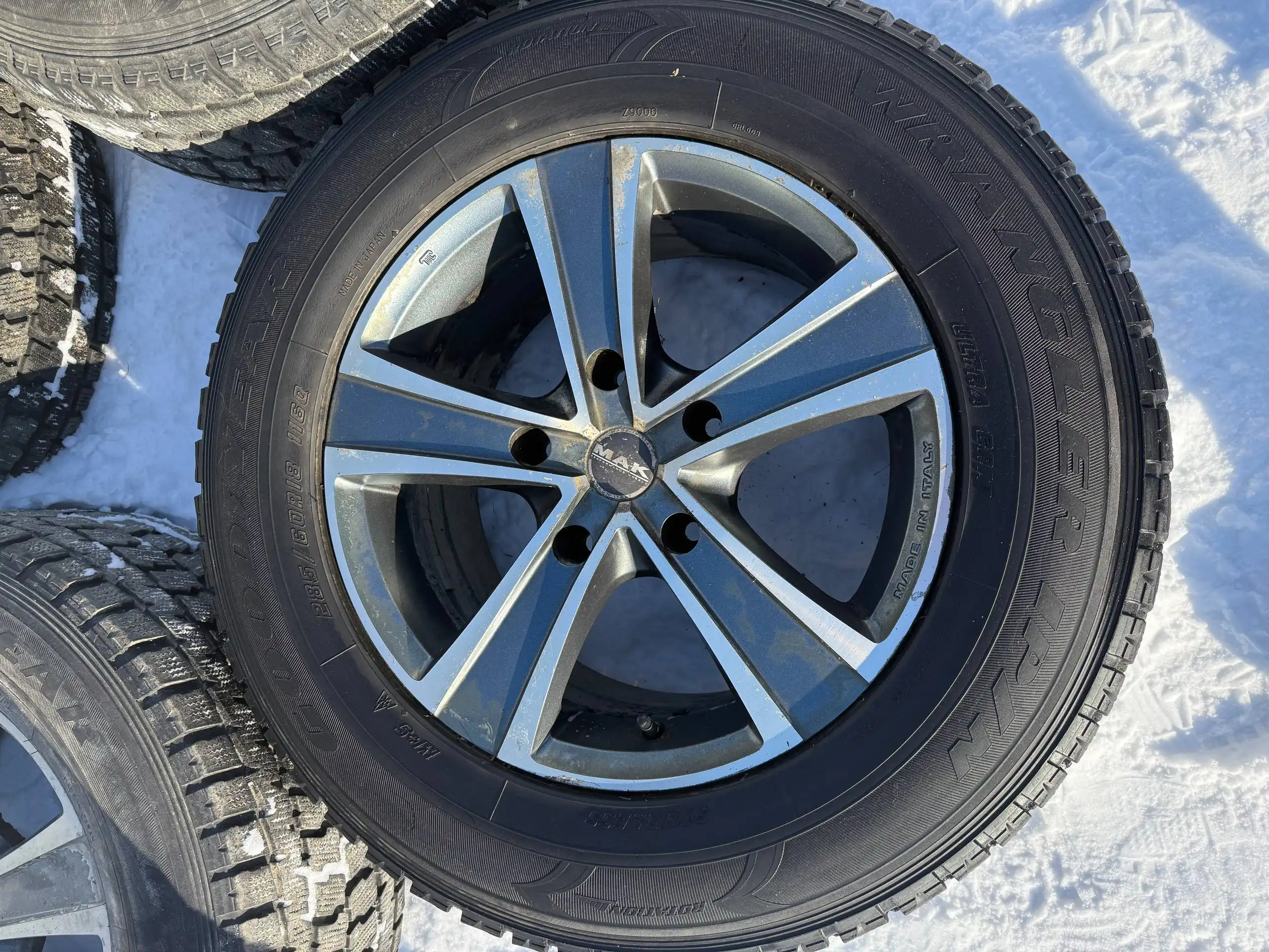 Комплект колес и зимней резины 285/60R/18 - Колеса и шины (Запчасти) в Южно-Сахалинск
