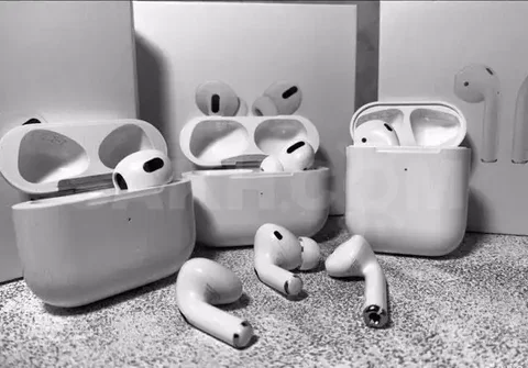 Продажа новых наушников и смарт-часов - Мобильные телефоны в Южно-Сахалинск