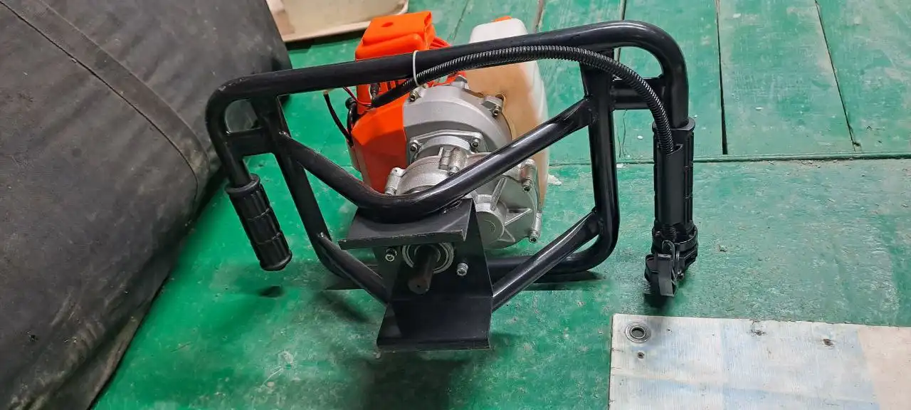 Продам новый ямобур в Южно-Сахалинске - Строительное оборудование (Оборудование) в Южно-Сахалинск