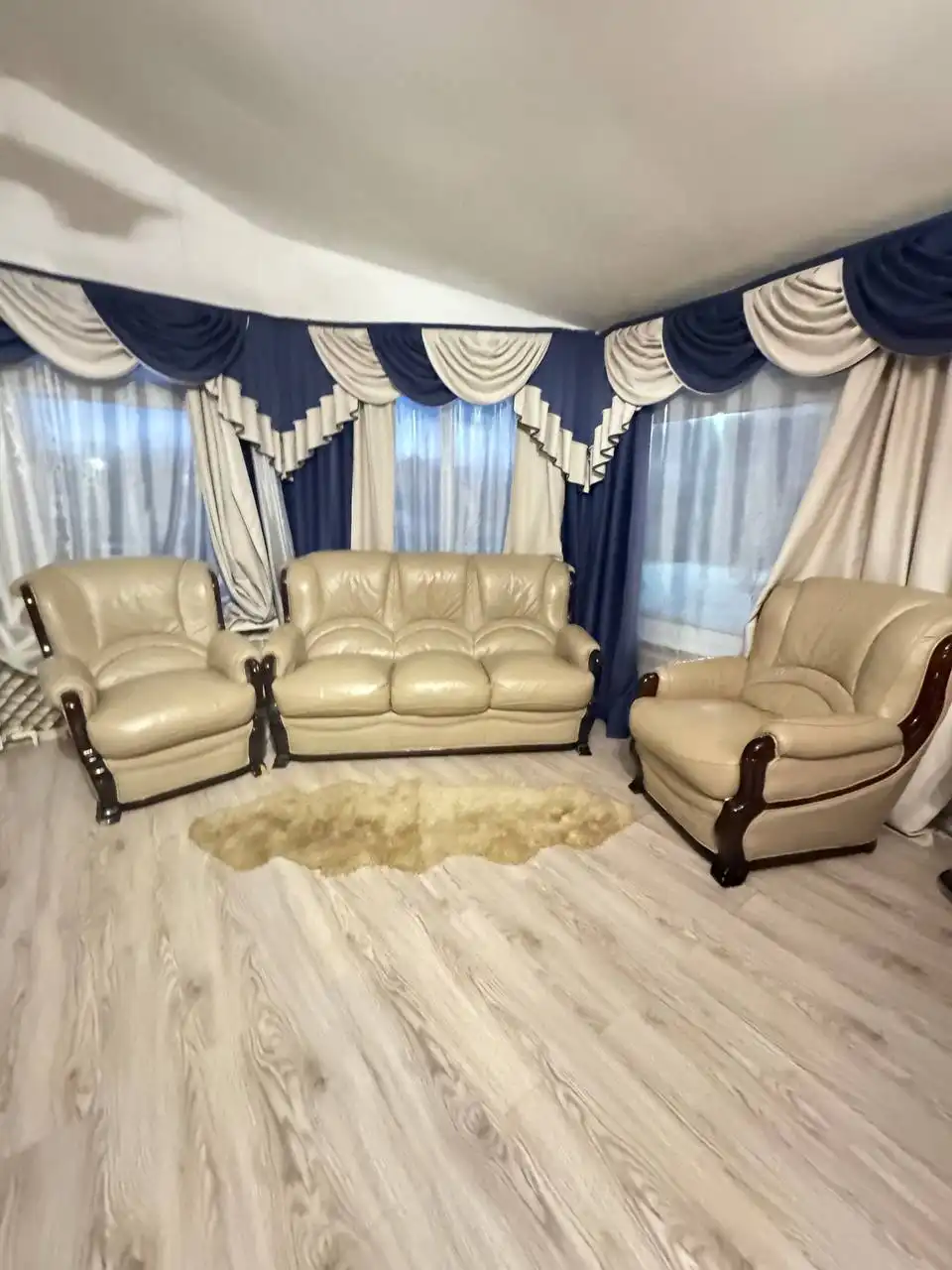 Продажа кресел и дивана в Южно-Сахалинске - Мебель (Для дома и дачи) в Южно-Сахалинск