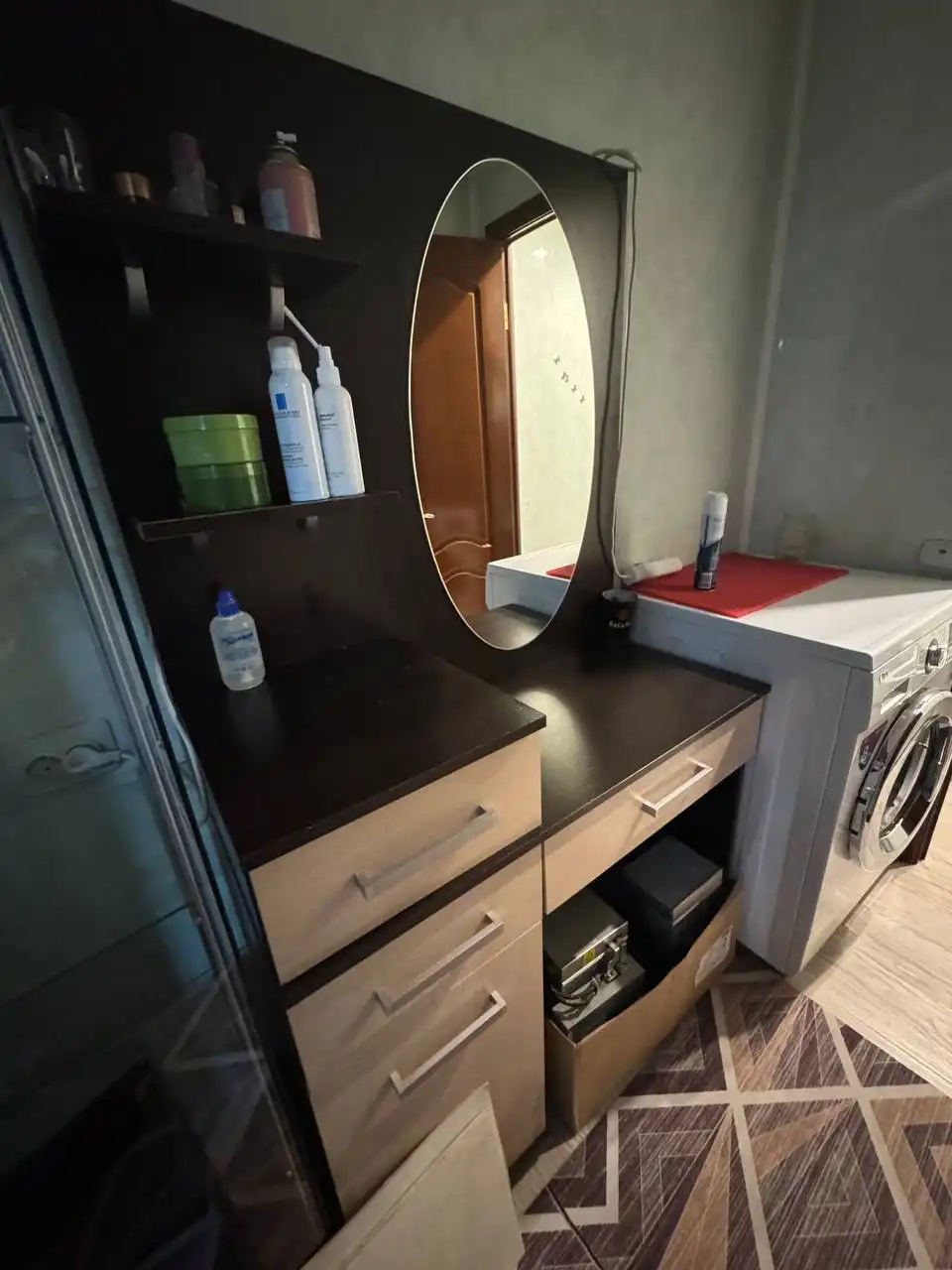 Продам зеркало и столик с зеркалом - Для дома и дачи в Южно-Сахалинск