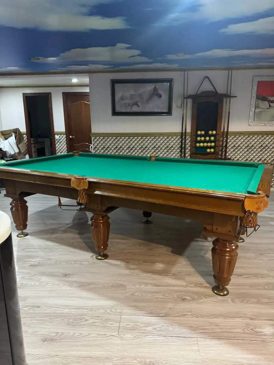 Продажа холодильника и бильярдного стола - Барахолка в Южно-Сахалинск