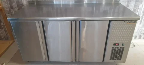 Продажа холодильного стола - Готовый бизнес и оборудование в Южно-Сахалинск