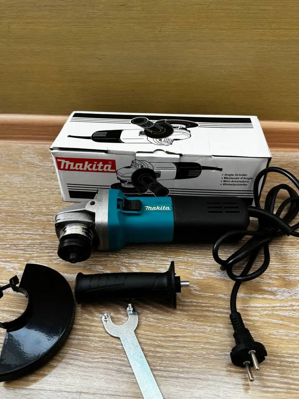 Болгарка Макита полный комплект - Электроинструменты (Барахолка) в Южно-Сахалинск