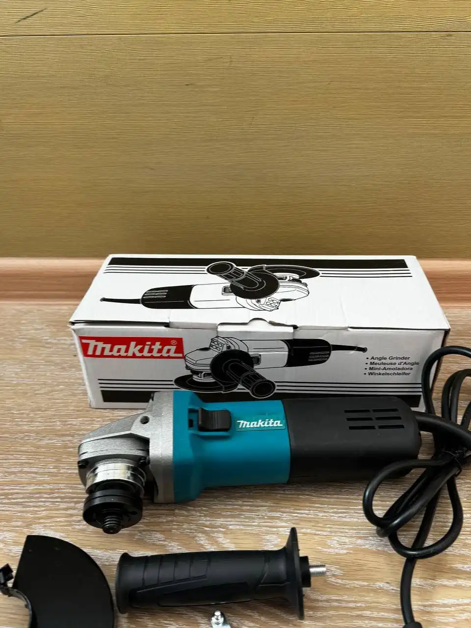 Болгарка Макита полный комплект - Электроинструменты (Барахолка) в Южно-Сахалинск
