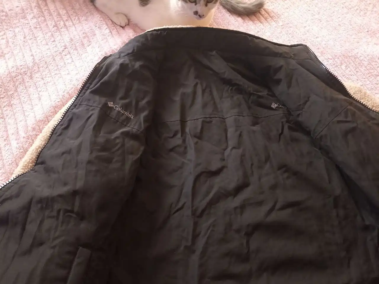 Демисезонная куртка двусторонняя р.46 - Верхняя одежда (Одежда) в Южно-Сахалинск