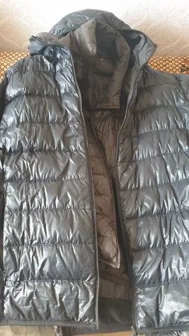 Тонкий пуховик с жилетом внутри отдельно рр 48 - Массажное оборудование в Южно-Сахалинск