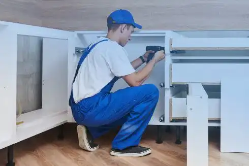 Услуги мастера по установке и ремонту - Ремонт и установка мебели (Услуги) в Южно-Сахалинск