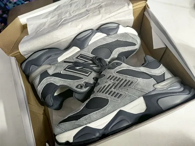 Продажа зимней обуви натуральная кожа размер 41 - Одежда в Корсаков