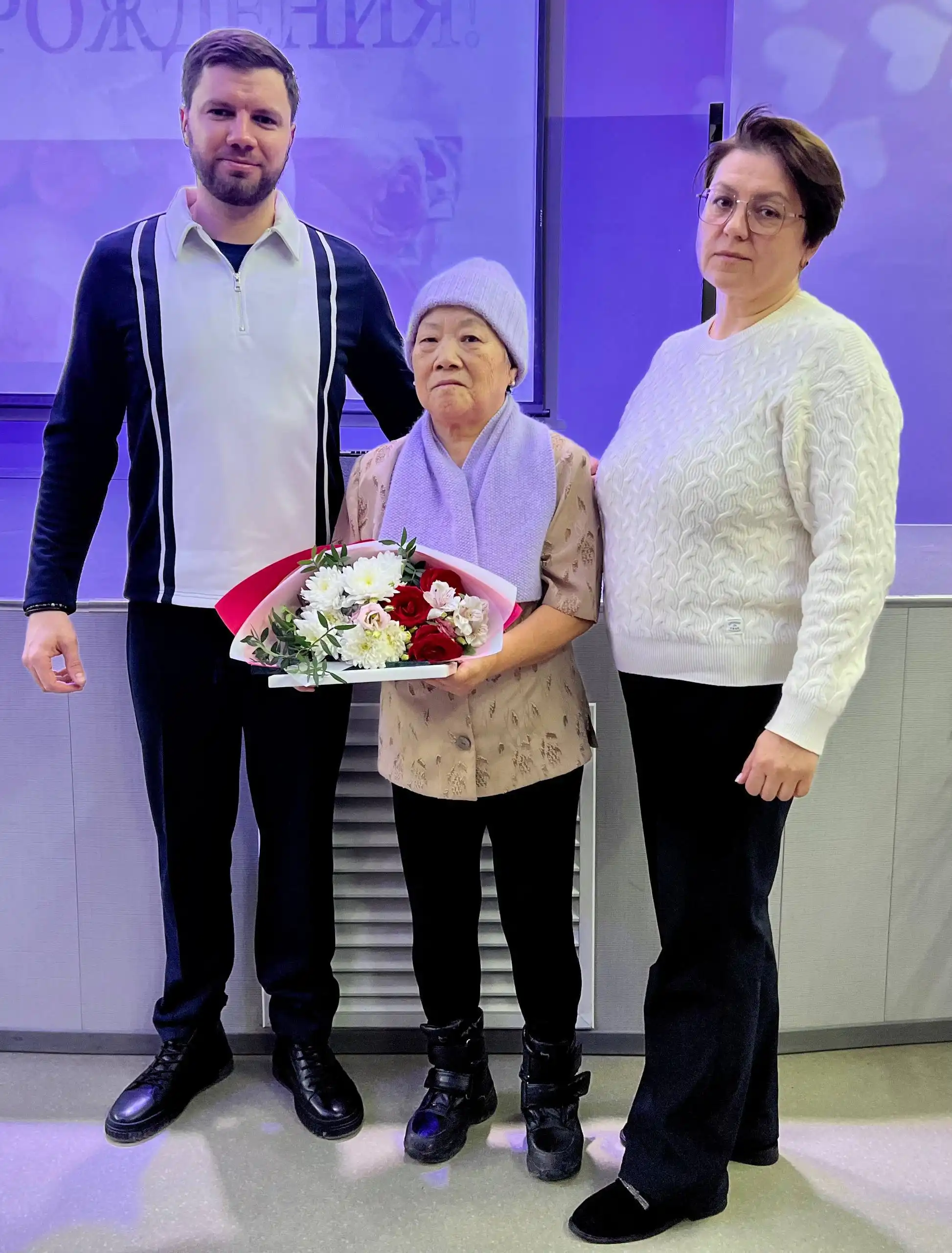 Поздравление с юбилеем Ольги Николаевны Чо Чун Дя в школе №26 - Барахолка в Южно-Сахалинск