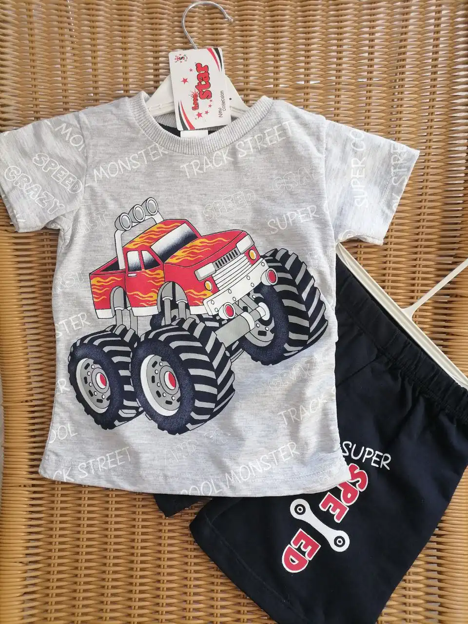 Костюмы для мальчиков 92-110 размера - Детская одежда (Одежда) в Корсаков