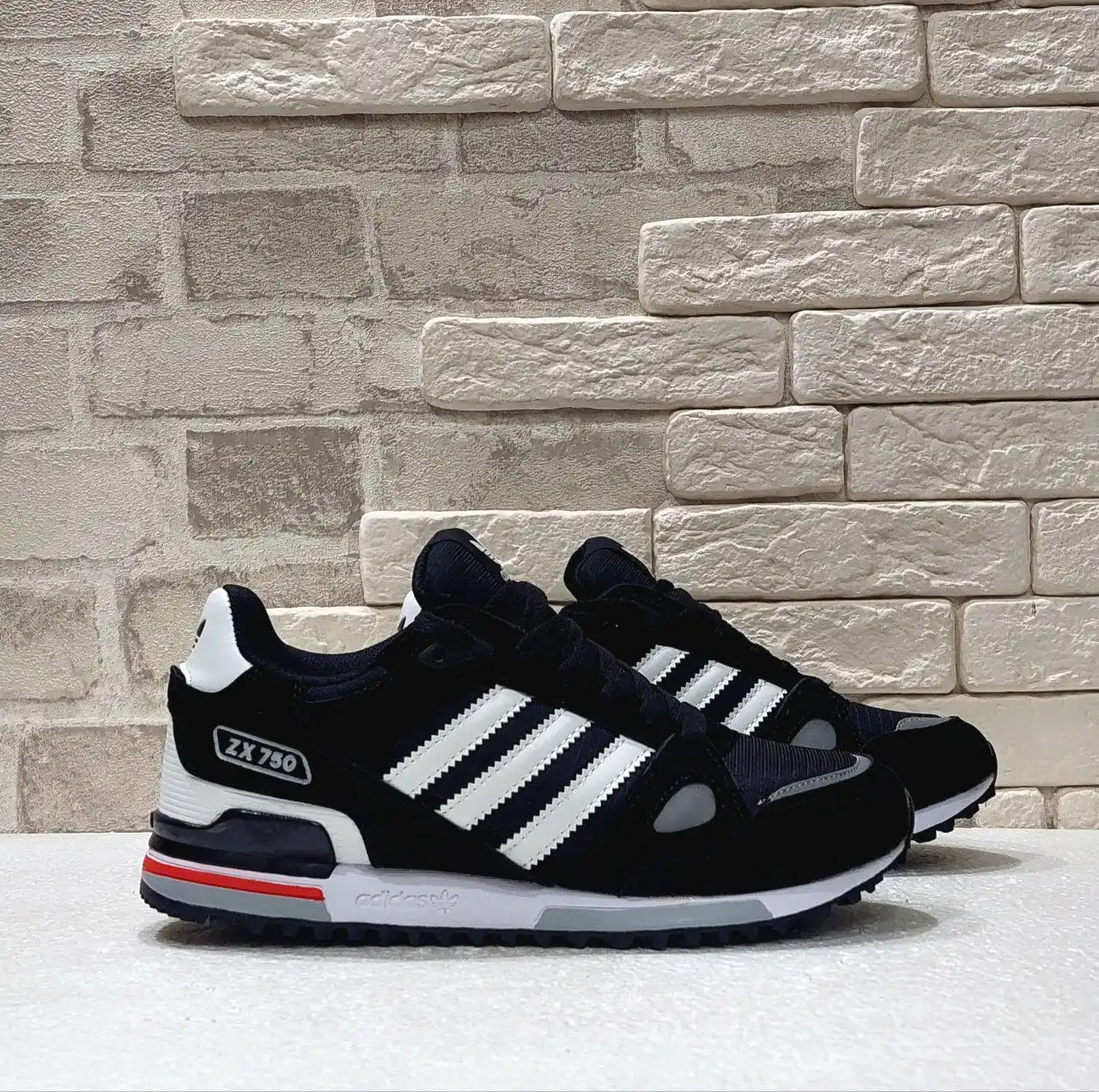 Беговые кроссовки в Южно-Сахалинске - Обувь (Одежда) в Южно-Сахалинск